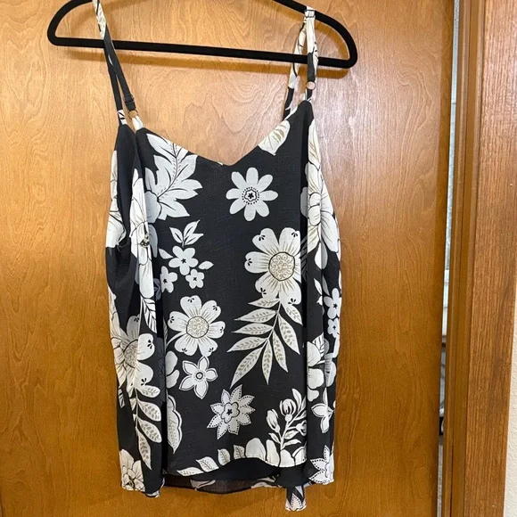 Torrid Black and Cream Floral Camisole - Picture 2 of 7